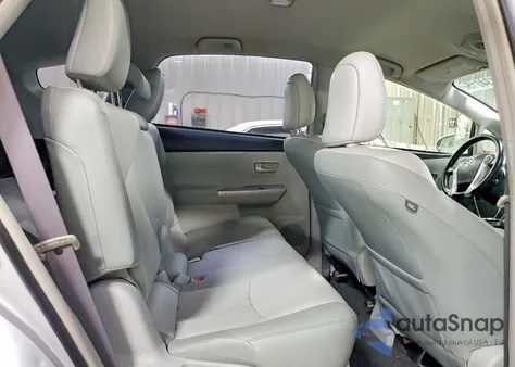 2014 Toyota Prius V z USA, uszkodzony, nr VIN JTDZN3EU4EJ005371